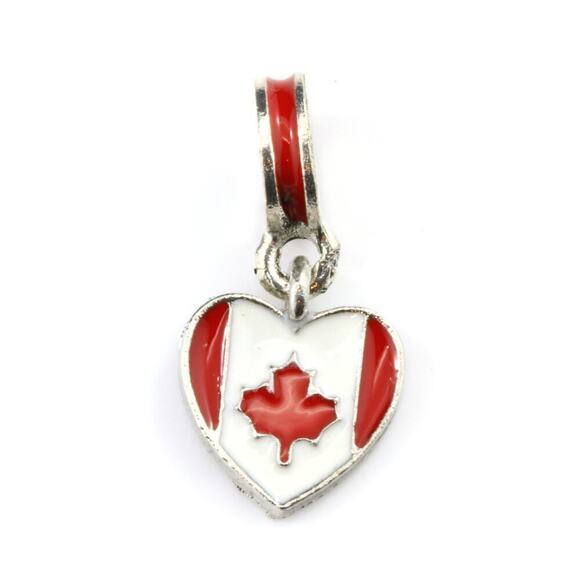 Canadian Flag on Heart Charm - Picture 1 of 1